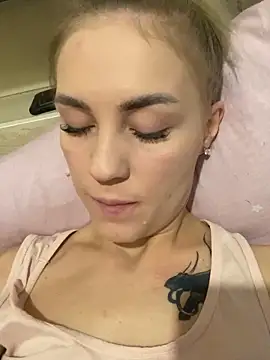 DreamGirl-777 online show from November 22, 2025, 11:31 am