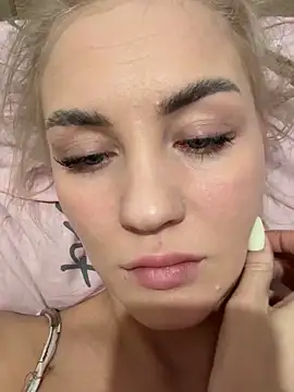 DreamGirl-777 online show from November 25, 2025, 1:33 pm