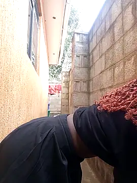 Snapshot of Swirly_blac chatting on February 22, 2026, 7:22 am Swirly blac online show from February 22, 2026, 7:22 am