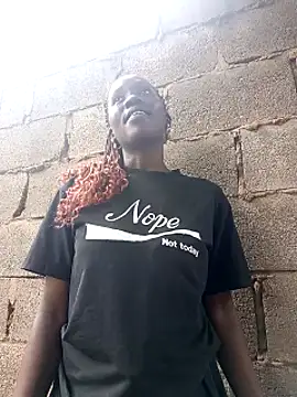 Snapshot of Swirly_blac chatting on February 23, 2026, 12:06 pm Swirly blac online show from February 23, 2026, 12:06 pm