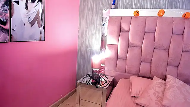 Chloe evans   online show from October 18, 2025, 11:23 am