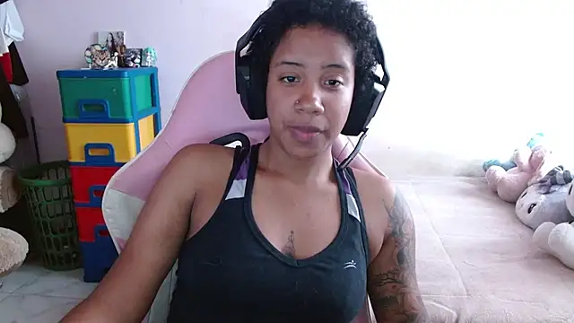 TiffanyRoouse online show from November 4, 2025, 9:29 pm