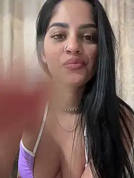 Snapshot of _adelle chatting on February 9, 2025, 10:53 am adelle online show from February 9, 2025, 10:53 am