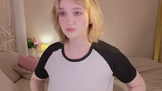 Snapshot of ELLIEJAY chatting on February 22, 2026, 5:43 am ELLIEJAY online show from February 22, 2026, 5:43 am