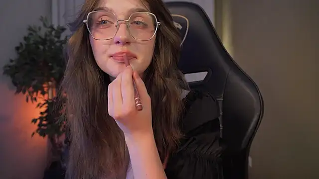 ELLIEJAY online show from March 6, 2025, 3:13 am