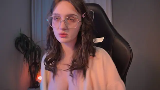 ELLIEJAY online show from February 28, 2025, 8:28 pm