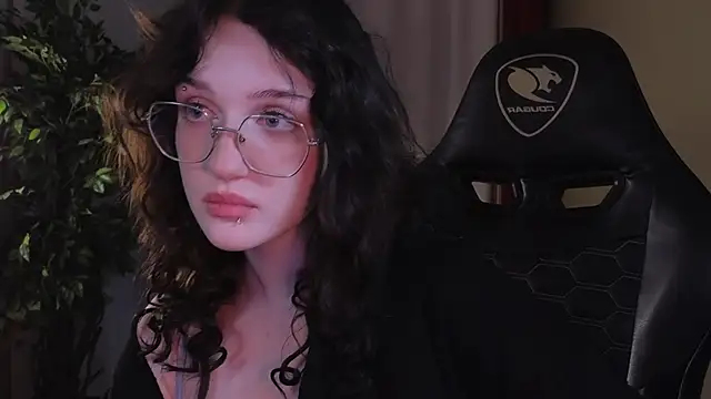 ELLIEJAY online show from October 15, 2025, 5:17 am