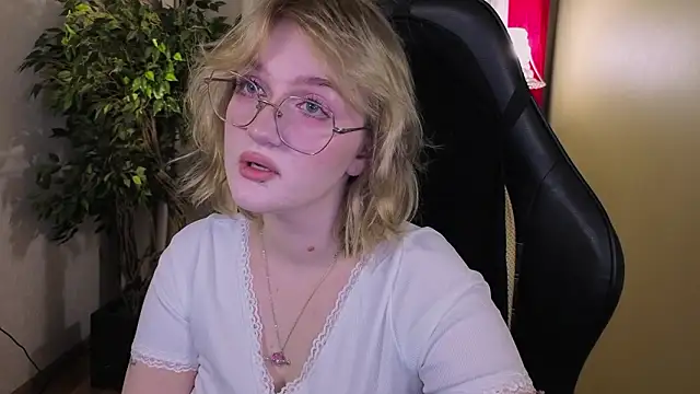 Snapshot of ELLIEJAY chatting on March 5, 2026, 5:15 am ELLIEJAY online show from March 5, 2026, 5:15 am