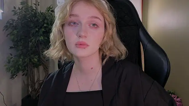 Snapshot of ELLIEJAY chatting on February 25, 2026, 5:18 am ELLIEJAY online show from February 25, 2026, 5:18 am