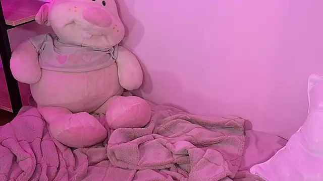 ELLIEJAY online show from October 17, 2025, 5:44 am