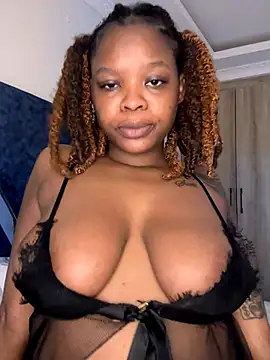 SexxyLunar online show from December 1, 2025, 12:11 am