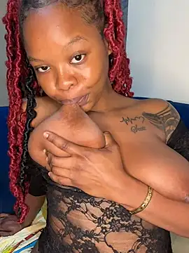 Snapshot of SexxyLunar chatting on January 27, 2025, 10:38 am SexxyLunar online show from January 27, 2025, 10:38 am