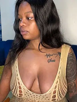 Snapshot of SexxyLunar chatting on February 4, 2025, 10:32 am SexxyLunar online show from February 4, 2025, 10:32 am