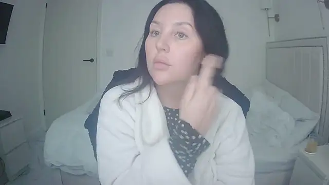 Snapshot of magical_mia chatting on February 10, 2026, 2:05 pm magical mia online show from February 10, 2026, 2:05 pm