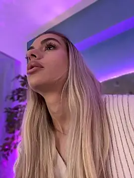 Snapshot of HaileyMadow chatting on November 23, 2025, 7:51 am HaileyMadow online show from November 23, 2025, 7:51 am