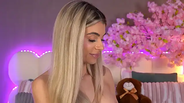 Snapshot of HaileyMadow chatting on April 1, 2026, 1:41 pm HaileyMadow online show from April 1, 2026, 1:41 pm