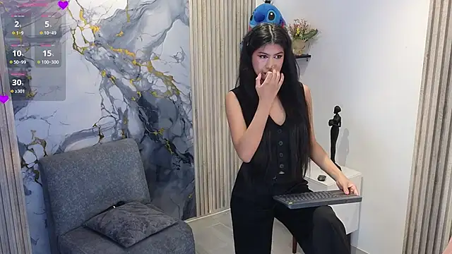 Snapshot of LissaWiild chatting on October 16, 2025, 8:17 pm LissaWiild online show from October 16, 2025, 8:17 pm