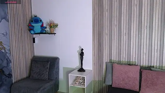 Snapshot of LissaWiild chatting on November 5, 2025, 1:47 pm LissaWiild online show from November 5, 2025, 1:47 pm