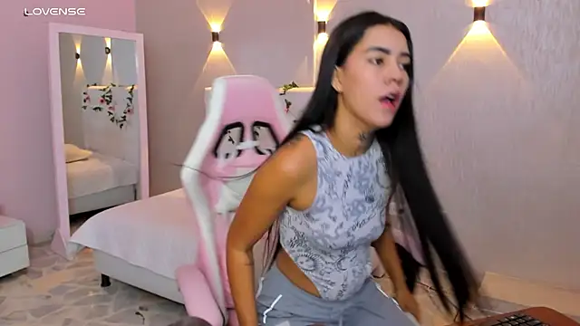 Snapshot of miagomezweb1 chatting on February 8, 2025, 12:39 pm miagomezweb1 online show from February 8, 2025, 12:39 pm