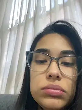 Snapshot of Alexsa_V chatting on May 13, 2026, 10:28 pm Alexsa V online show from May 13, 2026, 10:28 pm