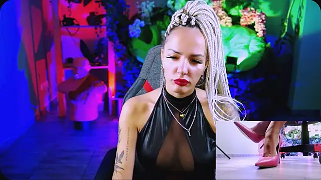 MonicaMaxwel online show from September 21, 2025, 10:31 am