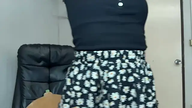 SassyJessi online show from May 27, 2026, 4:09 am