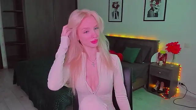 Snapshot of AleksaBlonde chatting on March 2, 2025, 2:15 pm AleksaBlonde online show from March 2, 2025, 2:15 pm