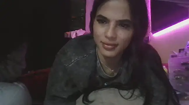 Snapshot of Samys_World chatting on February 10, 2025, 2:52 am Samys World online show from February 10, 2025, 2:52 am