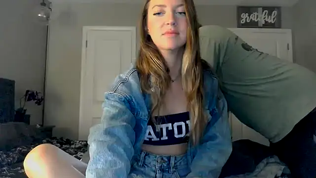 molly witha chance online show from November 9, 2025, 1:20 am