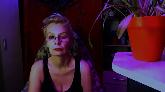 HelgaHimmell online show from March 27, 2026, 6:09 pm