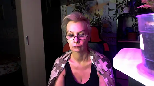 HelgaHimmell online show from April 5, 2026, 4:57 pm