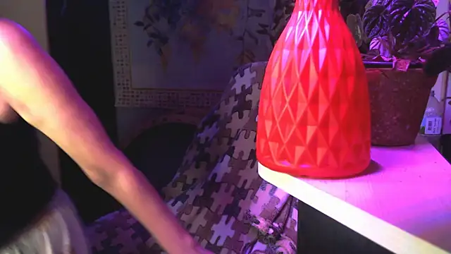 HelgaHimmell online show from April 2, 2026, 8:59 pm