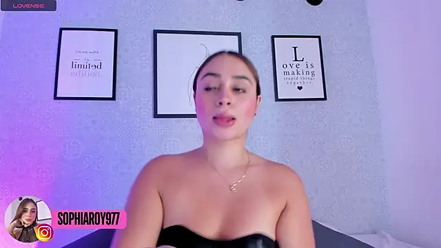 sophia 98 online show from September 24, 2025, 8:04 pm