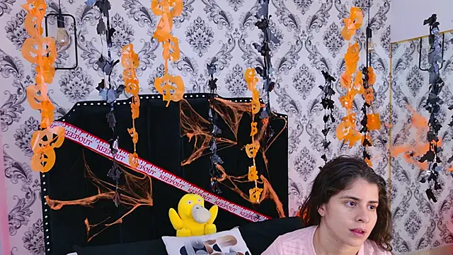 LexaDeRusso online show from October 28, 2025, 7:35 pm