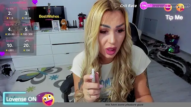 GlossyDiamondX online show from September 27, 2025, 2:39 am