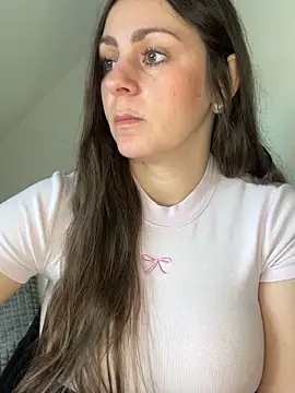 Loella-Rose online show from April 17, 2026, 7:22 am