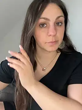 Loella-Rose online show from March 28, 2026, 2:29 pm