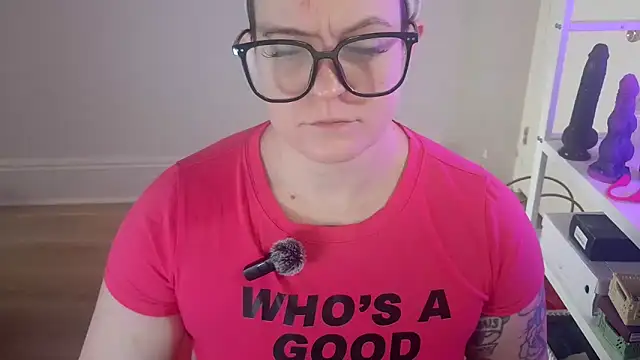 quinnmariexo online show from February 16, 2026, 5:22 pm