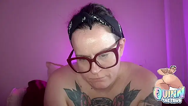 quinnmariexo online show from November 15, 2025, 2:43 pm