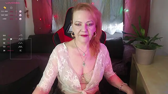 Liset Monro online show from May 11, 2026, 5:20 am