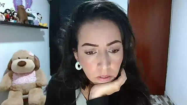 Snapshot of ella_peck chatting on February 13, 2025, 1:29 am ella peck online show from February 13, 2025, 1:29 am