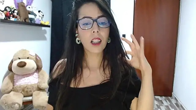 Snapshot of ella_peck chatting on February 14, 2025, 3:00 am ella peck online show from February 14, 2025, 3:00 am