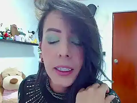 Snapshot of ella_peck chatting on January 1, 2025, 1:04 am ella peck online show from January 1, 2025, 1:04 am