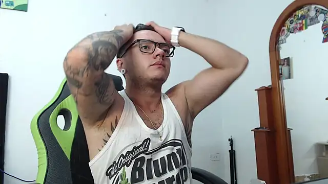 Snapshot of male_pussy chatting on May 28, 2026, 12:29 am male pussy online show from May 28, 2026, 12:29 am