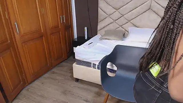 Raquel jones online show from November 25, 2025, 11:54 am