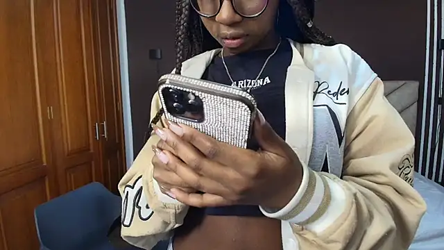 Raquel jones online show from October 31, 2025, 12:13 pm