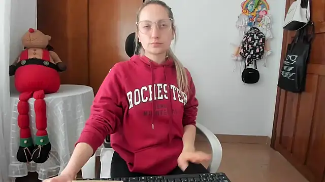 Adele johnsonn1 online show from May 25, 2026, 4:38 pm