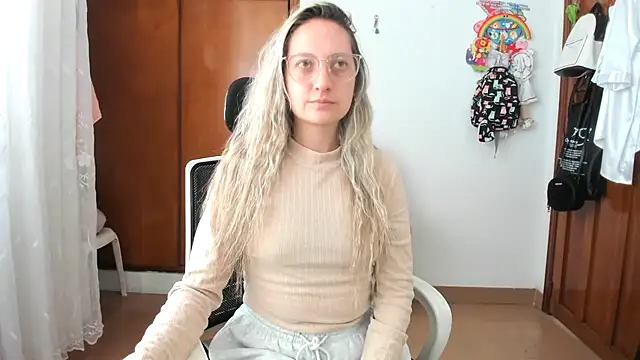 Snapshot of Adele_johnsonn1 chatting on October 20, 2025, 3:56 pm Adele johnsonn1 online show from October 20, 2025, 3:56 pm