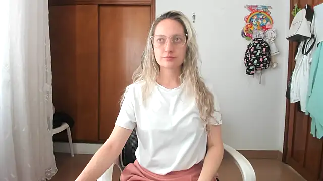 Snapshot of Adele_johnsonn1 chatting on October 8, 2025, 3:24 pm Adele johnsonn1 online show from October 8, 2025, 3:24 pm