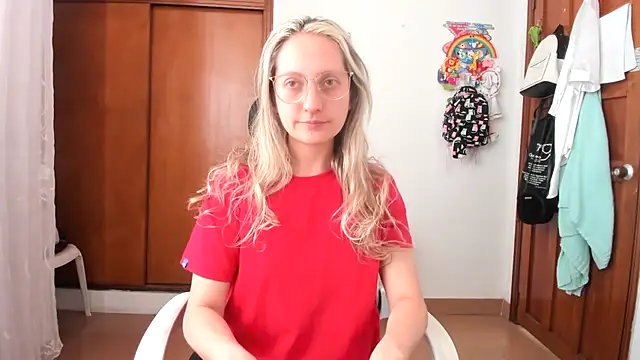 Snapshot of Adele_johnsonn1 chatting on November 18, 2025, 3:26 pm Adele johnsonn1 online show from November 18, 2025, 3:26 pm